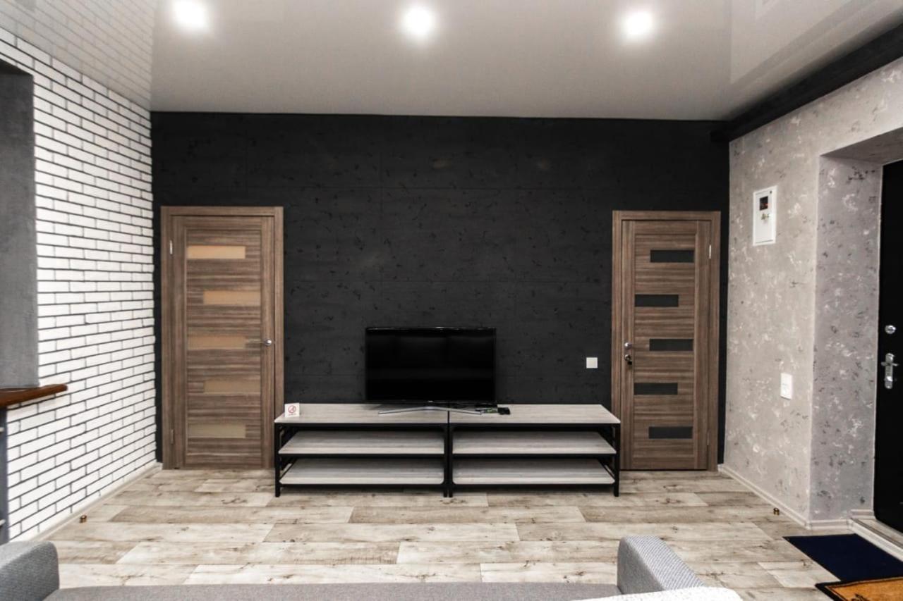 Loft Apartment On Svobody Kamjanske Exteriér fotografie